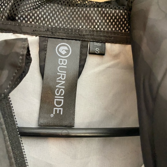 Wind Jacket - Picture 2 of 4